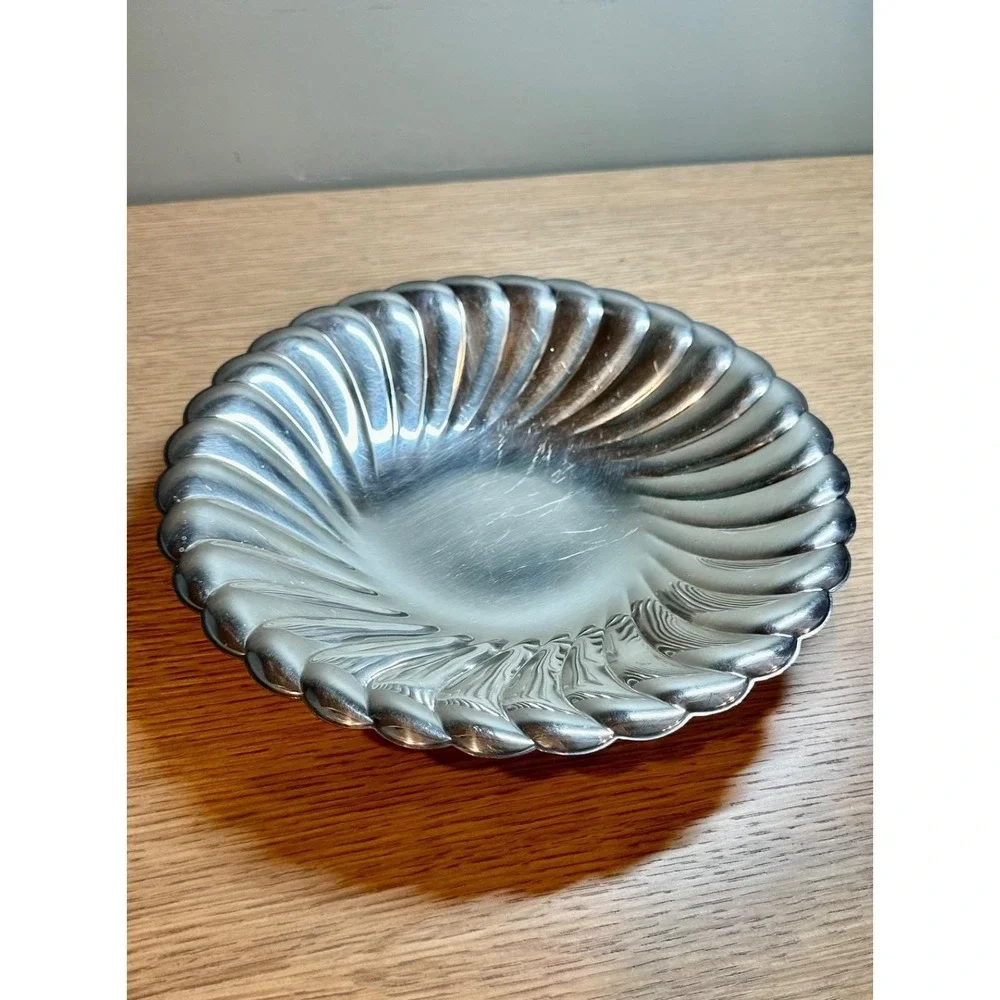 WM Rogers Vintage Waverly 3835 Silverplate Swirl Bowl 10.5